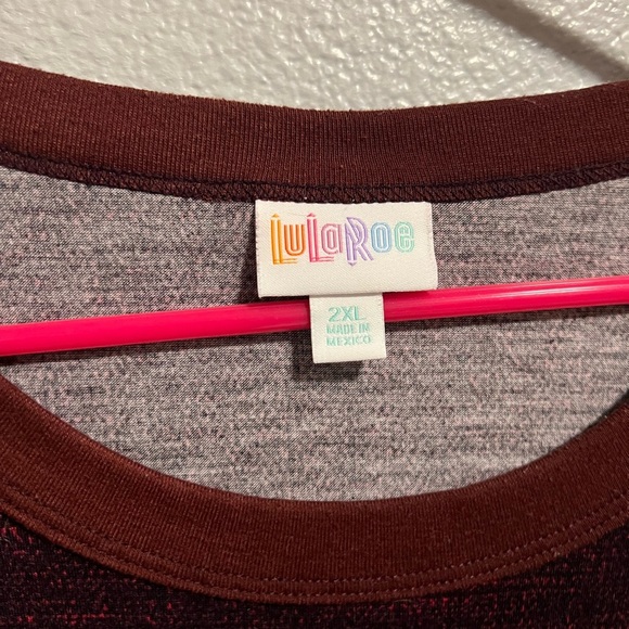 LuLaRoe Burgundy Heathered Tee - Picture 2 of 2